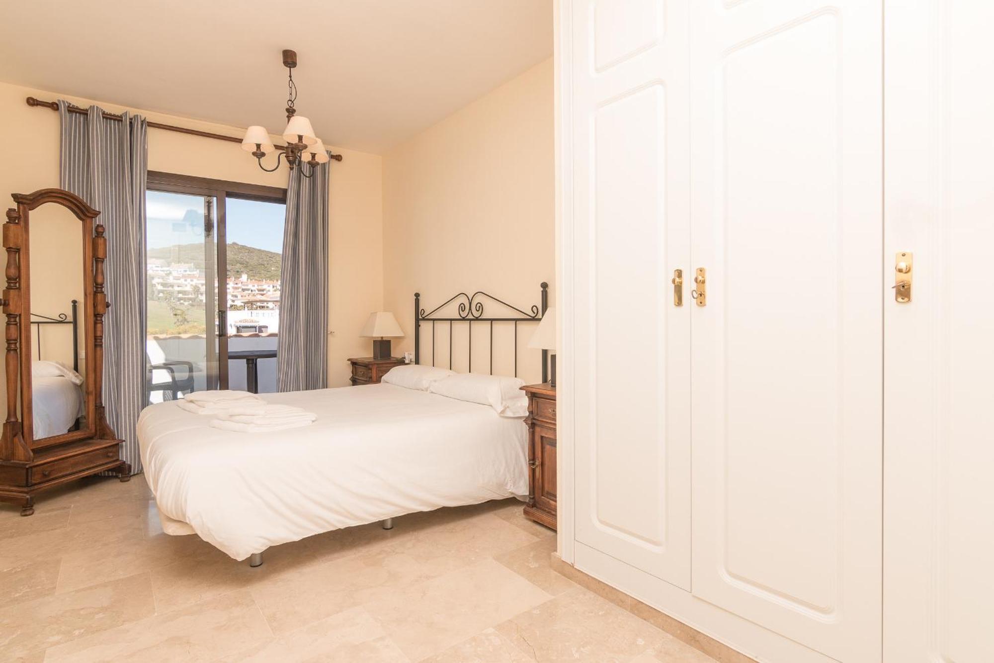 2233-Lovely 2 Bedrooms On The Beach, Pool And Port Manilva Bagian luar foto