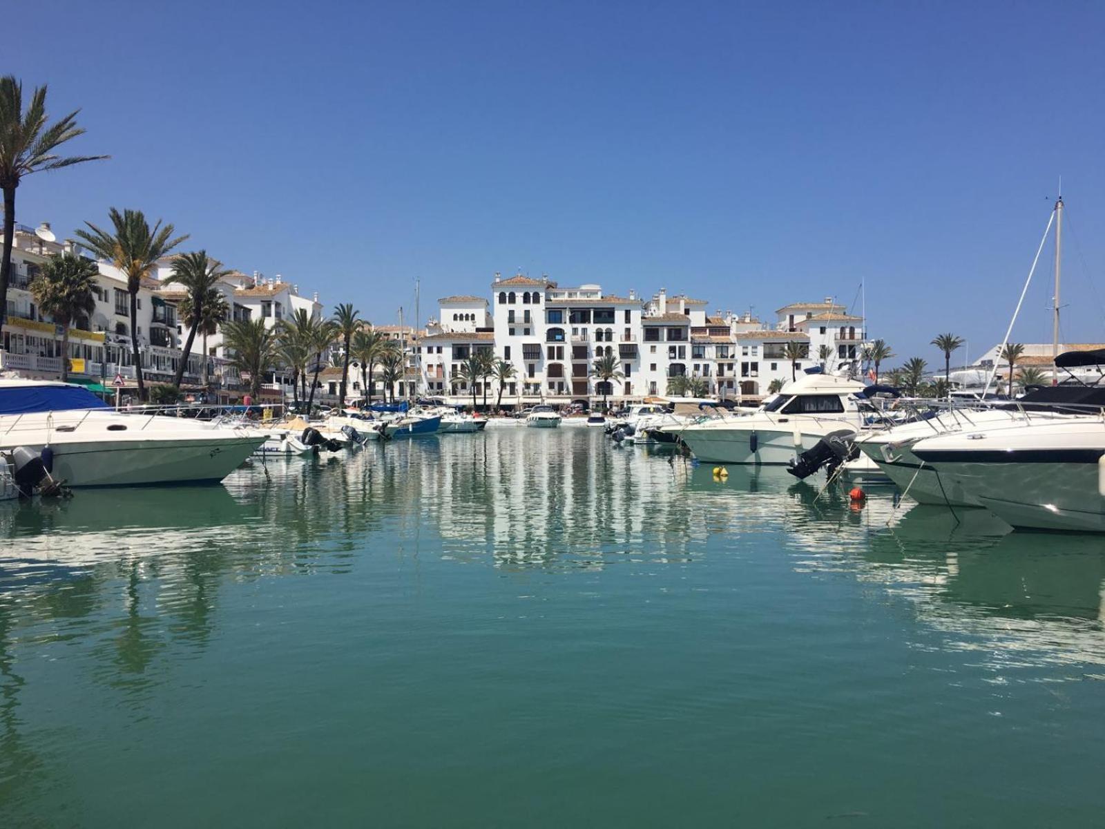 2233-Lovely 2 Bedrooms On The Beach, Pool And Port Manilva Bagian luar foto