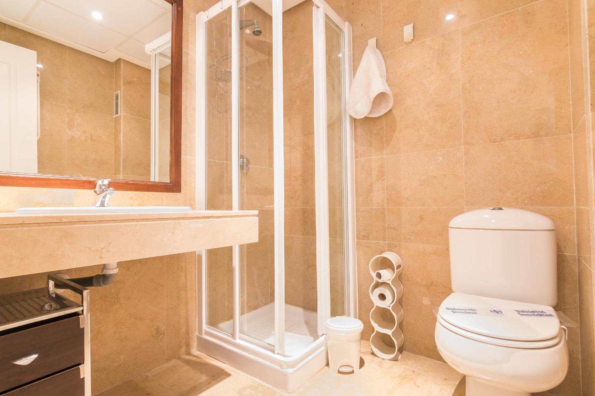 2233-Lovely 2 Bedrooms On The Beach, Pool And Port Manilva Bagian luar foto